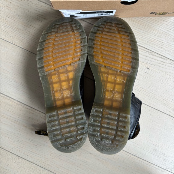 Dr Martens Virginia Leather 101 worn twice only - Picture 2 of 5